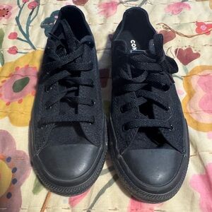 Converse Kids Sneakers Black on Black ~ Size 2.5